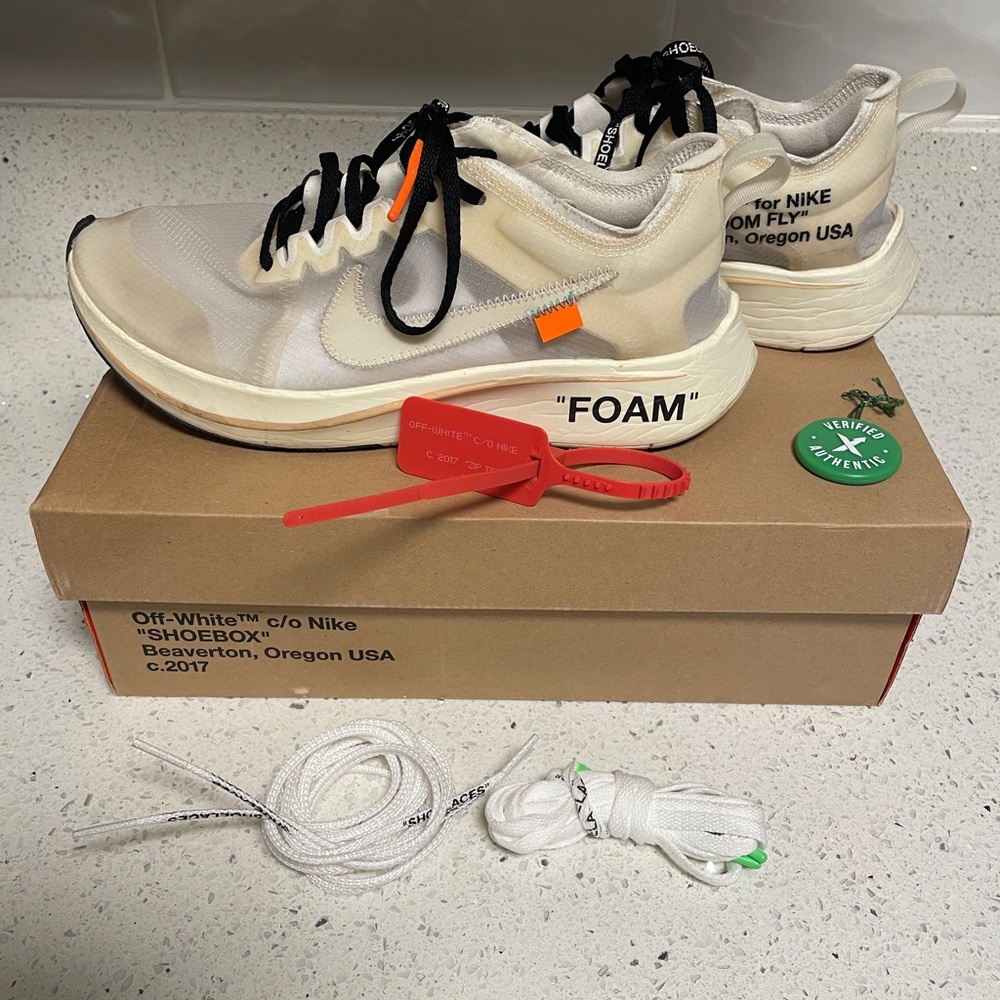 Nike Off-White x Zoom Fly The 10